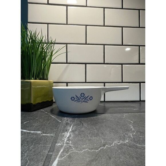 Lot of Corningware Caserole Pans 2x24oz and 1 1/2pt - Picture 5 of 7